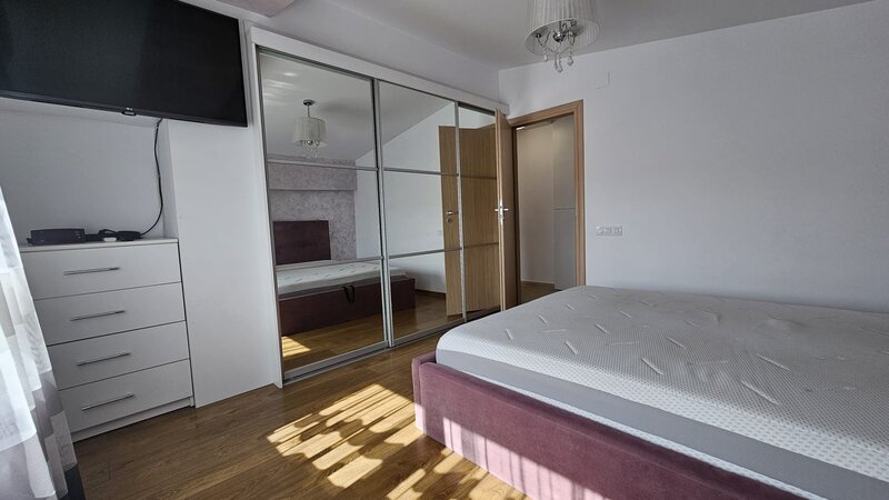 Trapezului, mobilat si utilat modern, 2012, loc parcare, centrala proprie