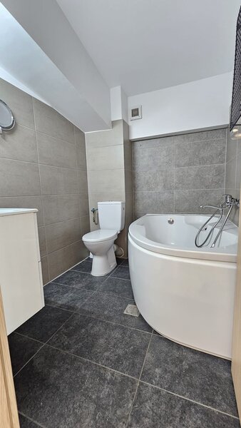 Trapezului, mobilat si utilat modern, 2012, loc parcare, centrala proprie