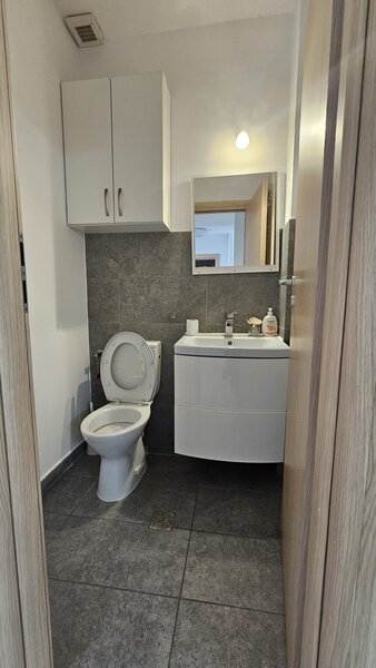 Trapezului, mobilat si utilat modern, 2012, loc parcare, centrala proprie